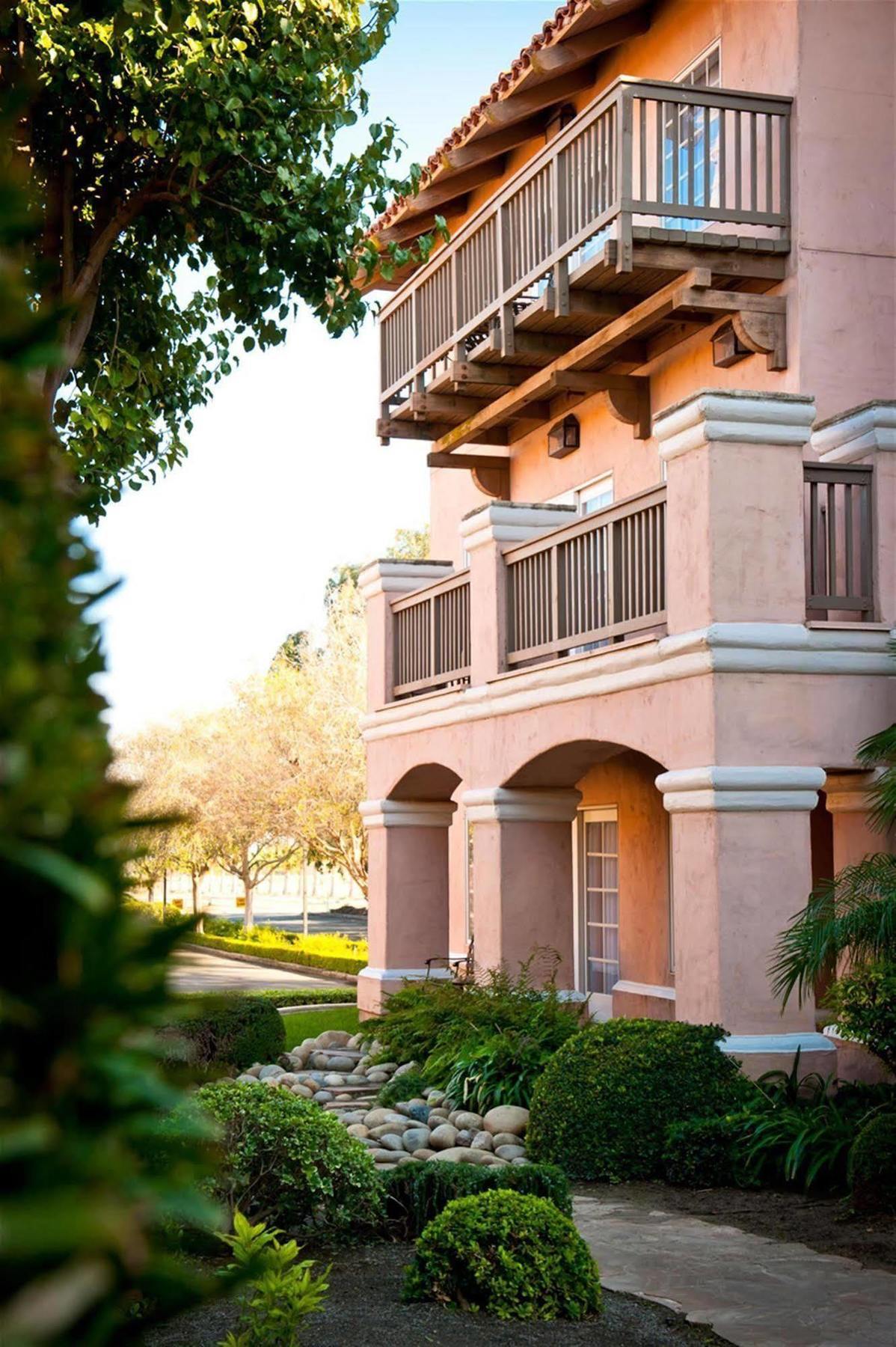 Harris Ranch Inn And Restaurant Huron Exterior foto